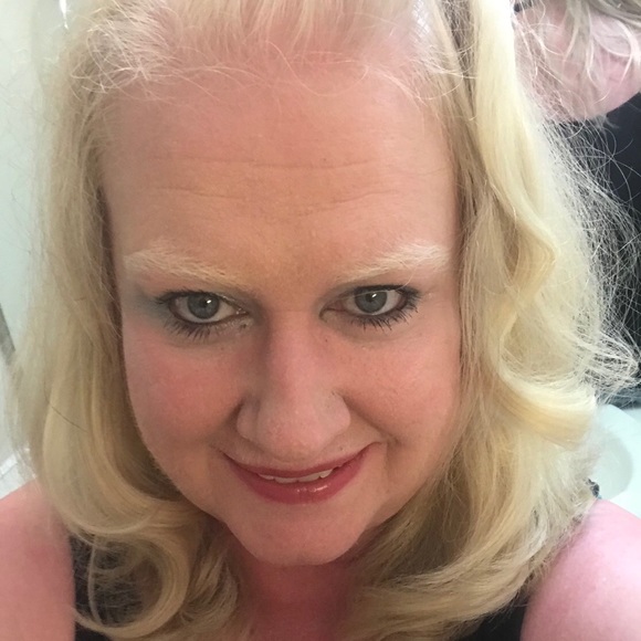 Meet your Posher, Laurie - Picture 5 of 8